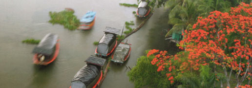Traditional boats on Ta Chin river