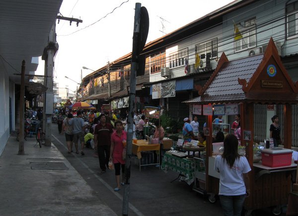 Saturday evening walking street