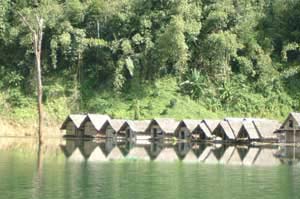 Tone Toey raft house on Chew Lan lake