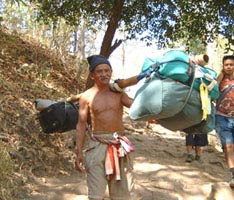 74 years old porter - Phukradung